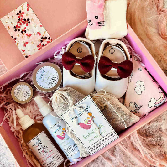 Post Natal White + Wonder Oil Gift Set for Mommy & Baby Girl