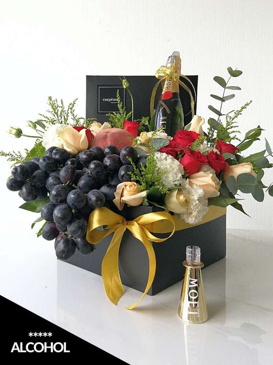 Mark of Triumph - Moet & Flower Gift Box