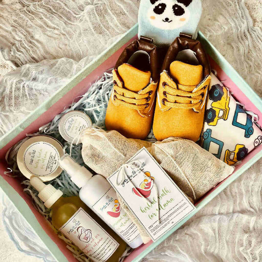 Post Natal Yellow + Wonder Oil Gift Set for Mommy & Baby Boy