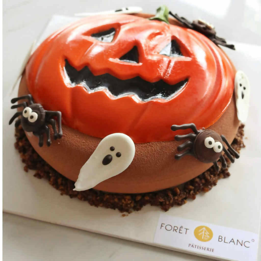 Jack O Lantern Brown Butter Mousse Cake